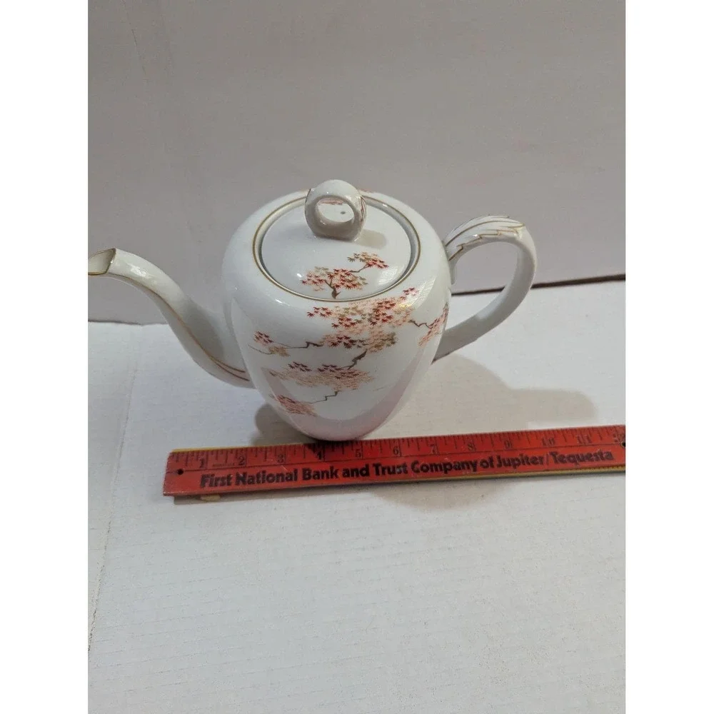 Fukagawa Arita Japan Porcelain‎ Teapot Hand Painted Maple Leaf Pattern  905 8in